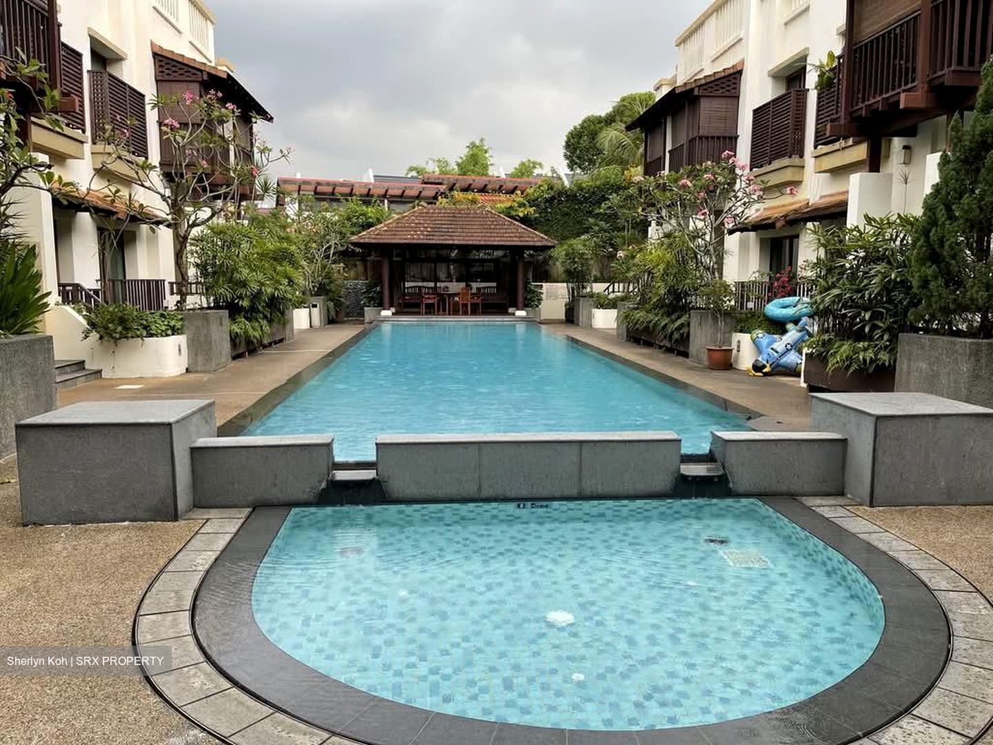 Barker Road (D11), Condominium #577014361